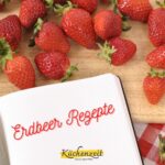 Rezeptbuch mit Erdbeeren