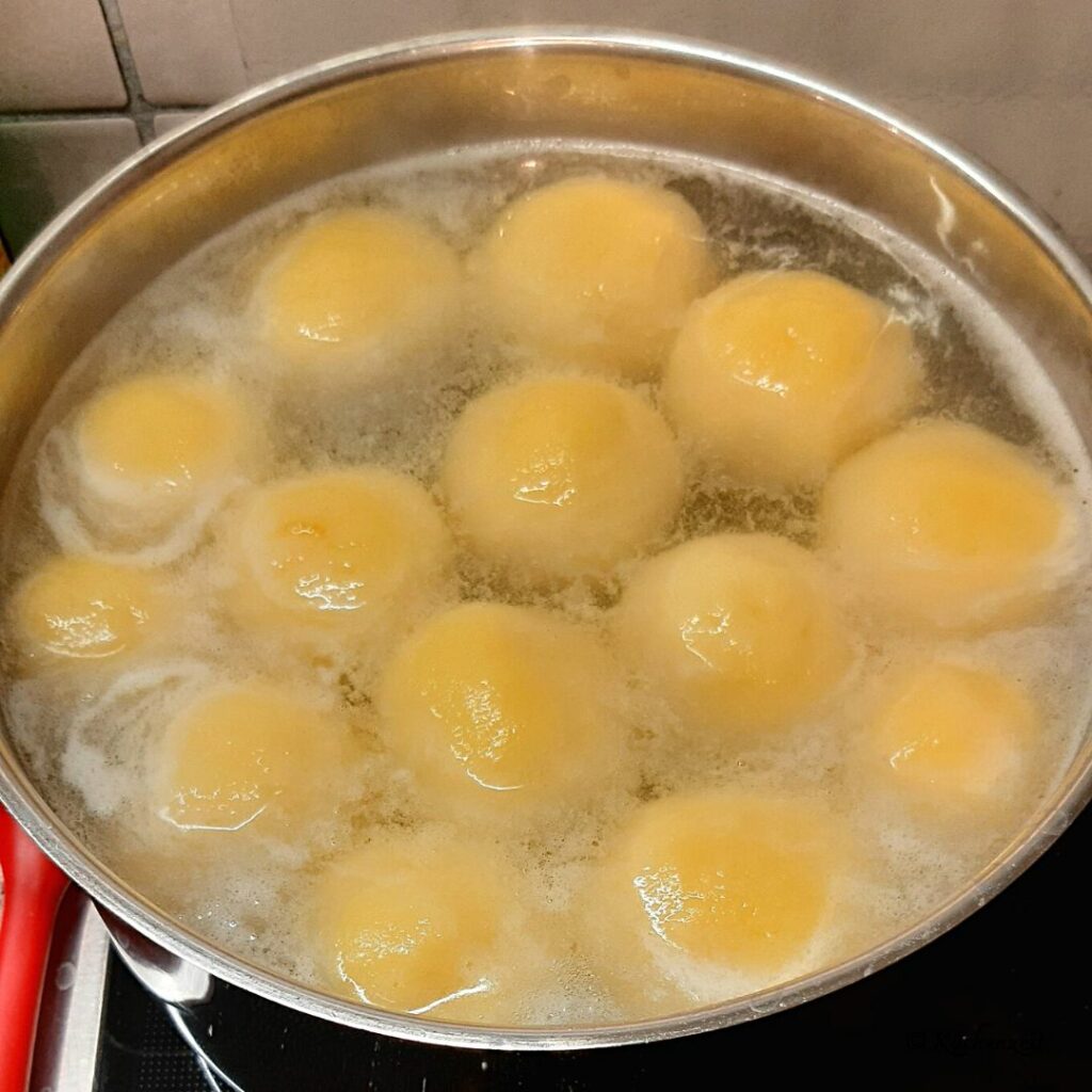 Kartoffelknödel kochen