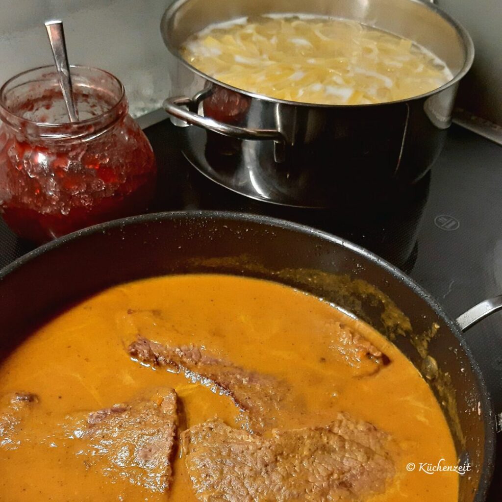 Rindschnitzel in Gemüsesaft